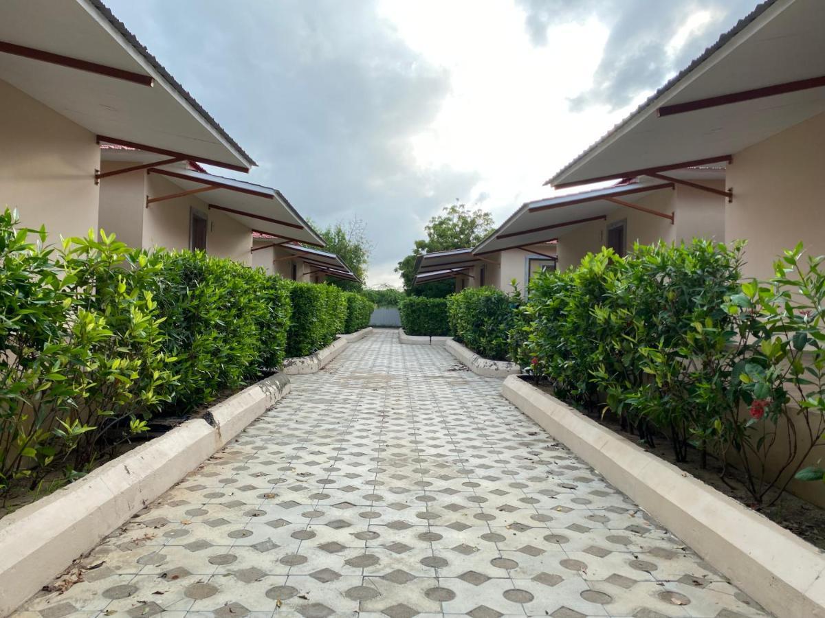 City The Village Beach Resort Laeja 외부 사진
