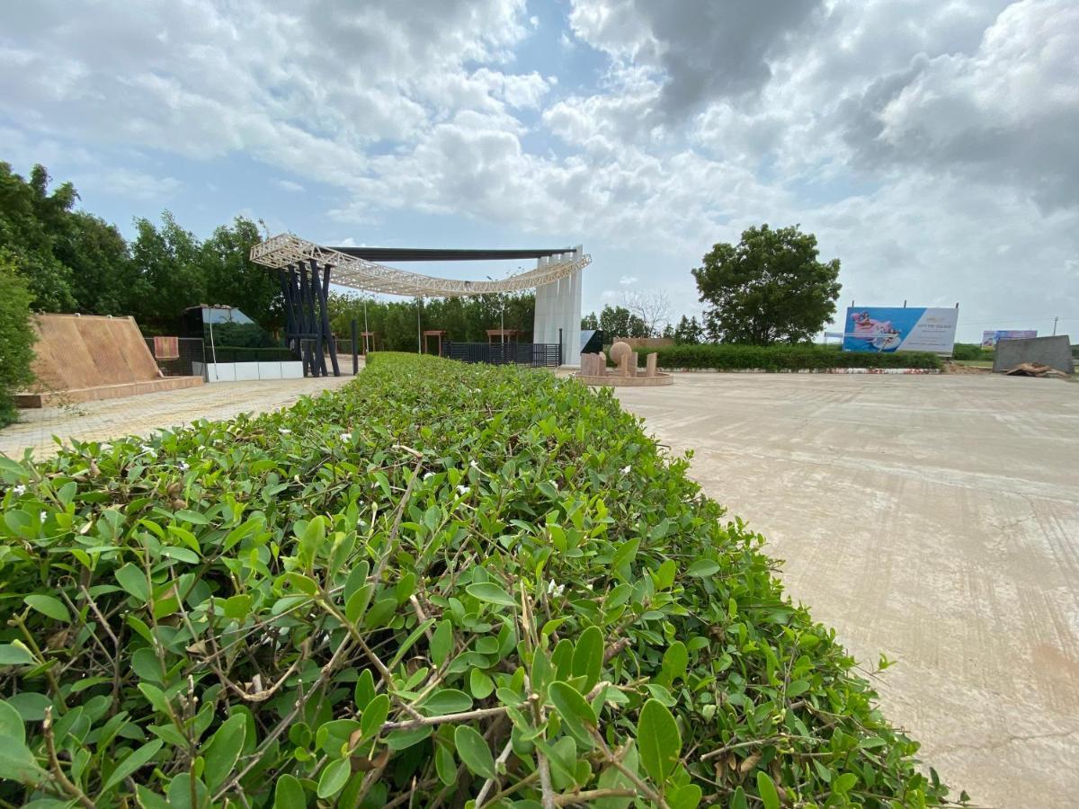 City The Village Beach Resort Laeja 외부 사진