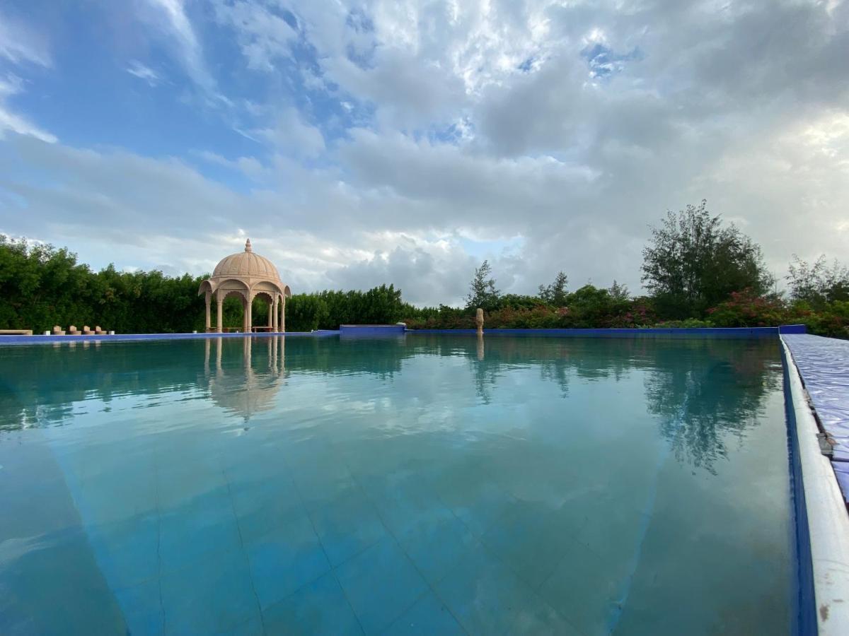 City The Village Beach Resort Laeja 외부 사진