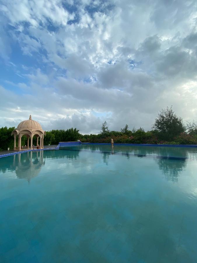 City The Village Beach Resort Laeja 외부 사진