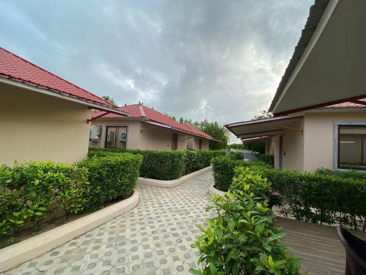 City The Village Beach Resort Laeja 외부 사진