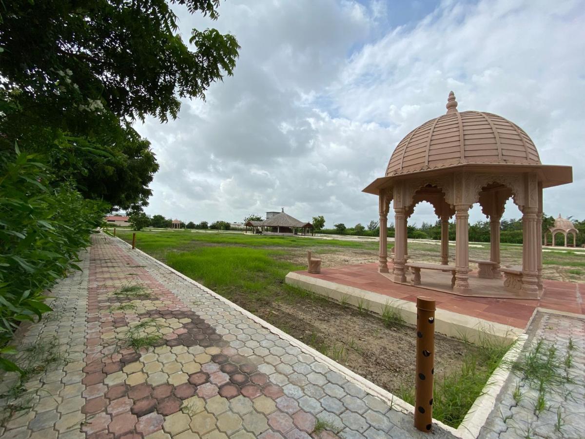 City The Village Beach Resort Laeja 외부 사진
